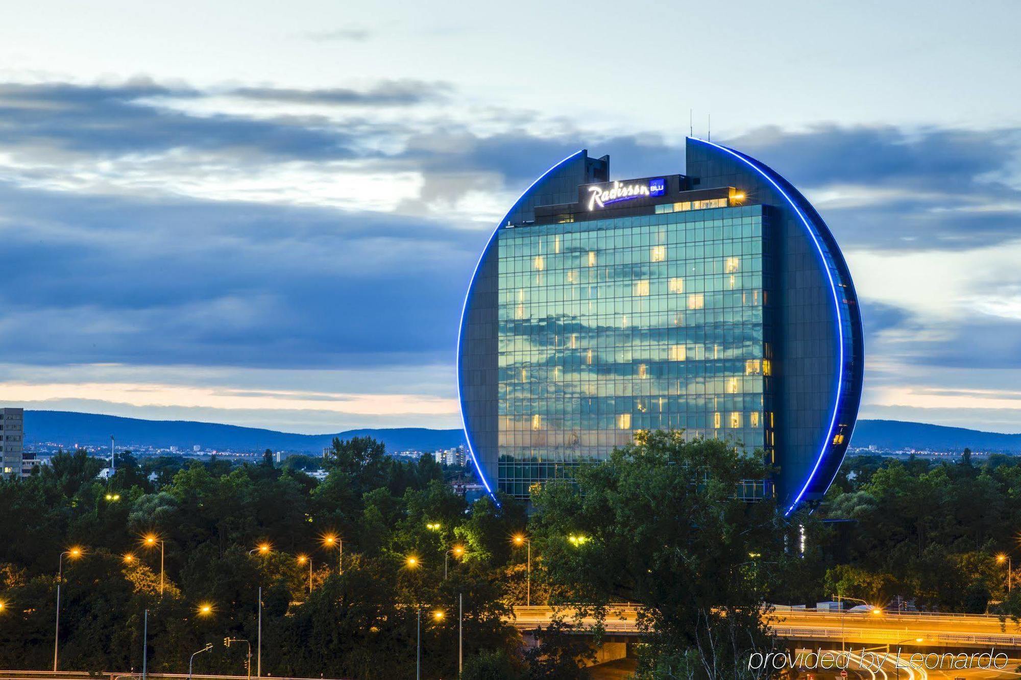 Radisson Blu Hotel Frankfurt Frankfurt am Main Exterior photo